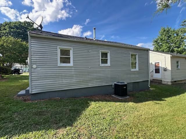 Photo - 369 Juless St