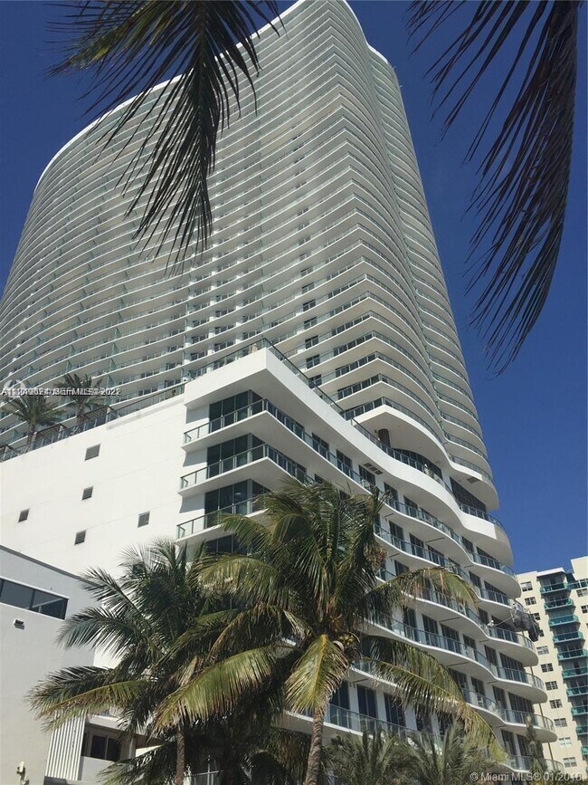 Building Photo - 4111 S Ocean Dr Unit 1004