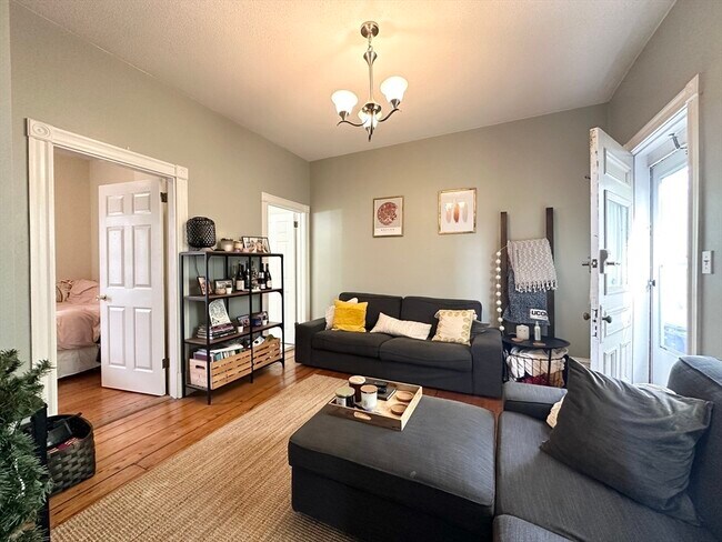 Photo - 110 Beacon St Apartment Unit #1
