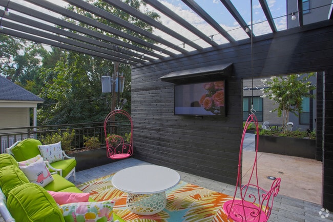 Photo - Axis Midtown