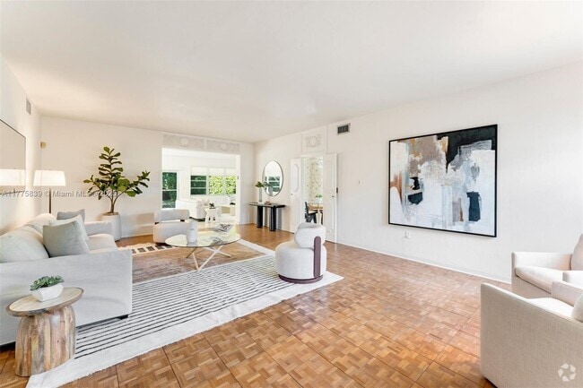 Building Photo - 5150 La Gorce Dr Rental