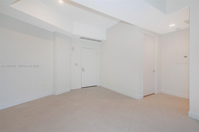 Photo - 20000 E Country Club Dr Unit 412