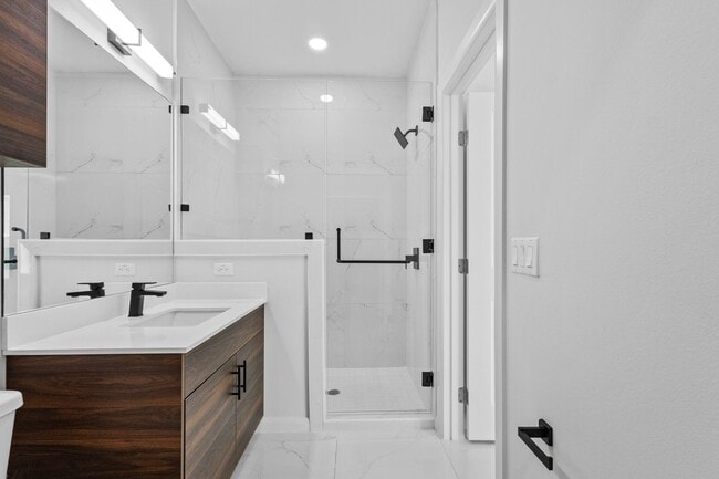 Photo - 2BD/2BTH  LUXURY CONDOMINIUM AT THE COVES IN WESLACO