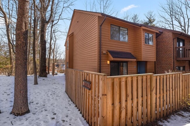 Photo - Updated 1800+ sq/ft 3 bdrm 2.5 bath end unit townhome