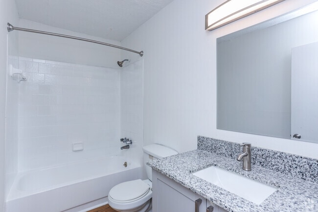 3BR, 2BA - 1,560 SF