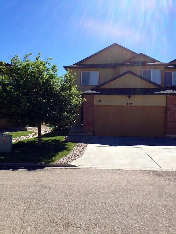 Building Photo - 850 S Overland Trail Rental