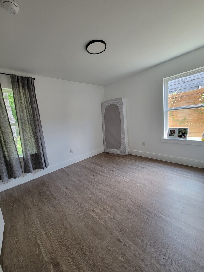 Photo - 1132 Dumane St