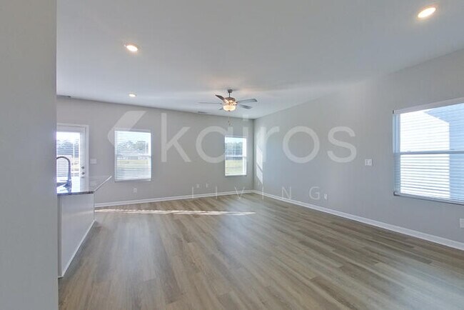 Photo - 888 Silent Barge Cv