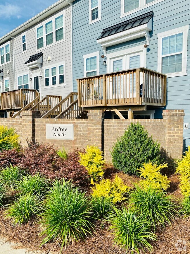 Building Photo - 3BR/3.5 Bath Townhouse in Ballantyne