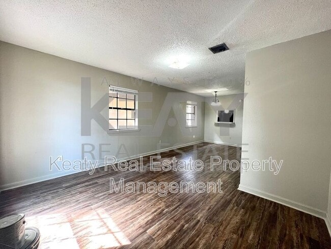 Building Photo - 402-A Loire Avenue