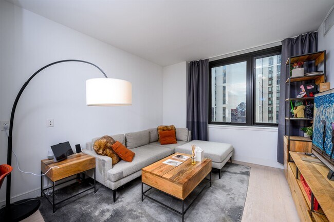 Photo - 10 Provost St Unit 906R