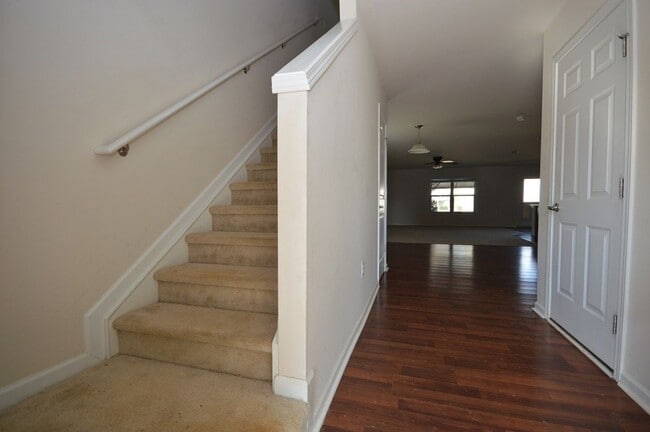 Photo - 2503 Girvan Dr