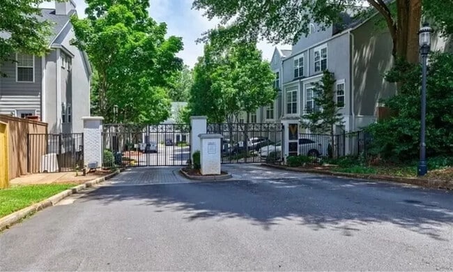 Photo - 1178 Village Ct SE