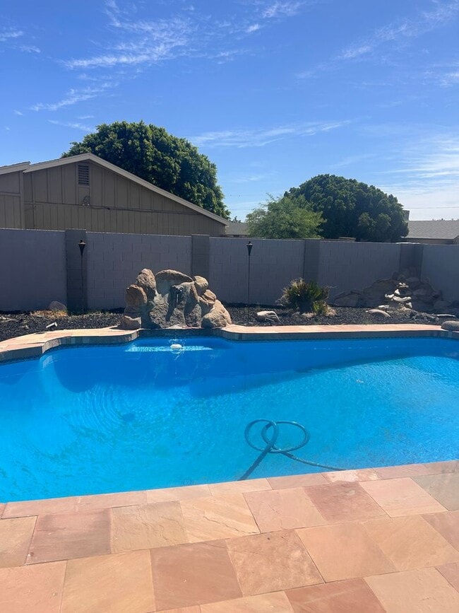 Photo - 4 BEDROOMS  2 brand new bathrooms with SPARKLING Pool \ $2795.00/MO