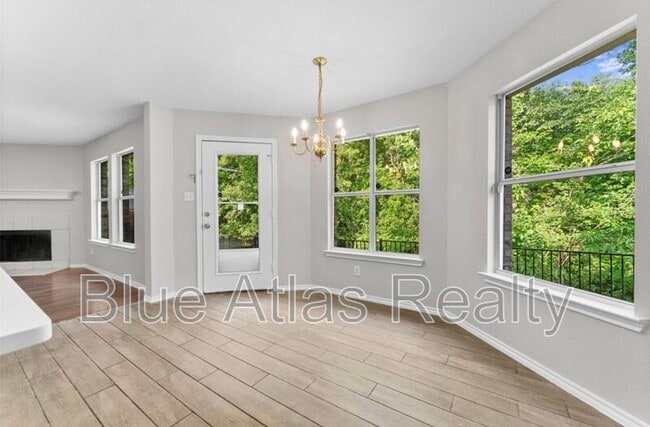 Photo - 1817 Cedarbriar Dr