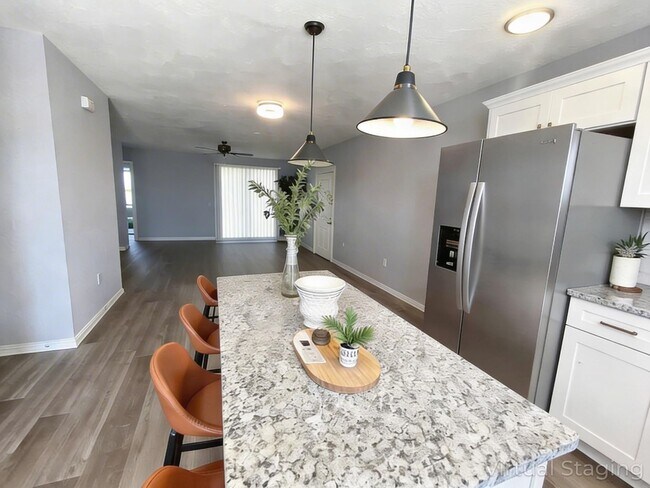 2 Dorothy Ln