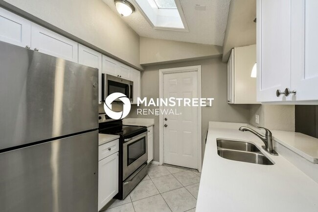 Photo - 3 Bedroom Pet-Friendly Home in SARASOTA, FL with Main Street Renewal