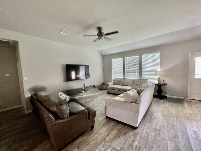 Photo - 23511 Villatora Dr