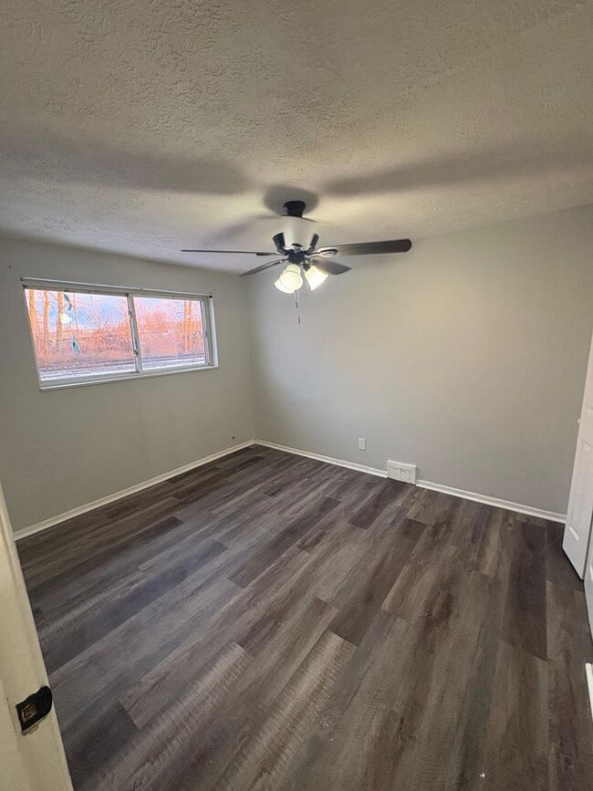 Photo - 5974 Glenway Dr Unit A