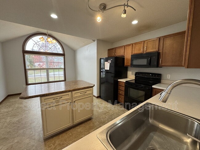 Photo - 1808 Noble Kinsmen Pl