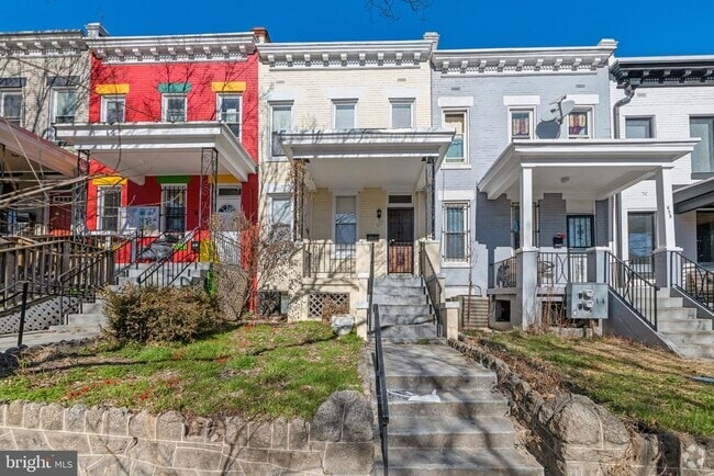 Building Photo - 627 Columbia Rd NW Rental