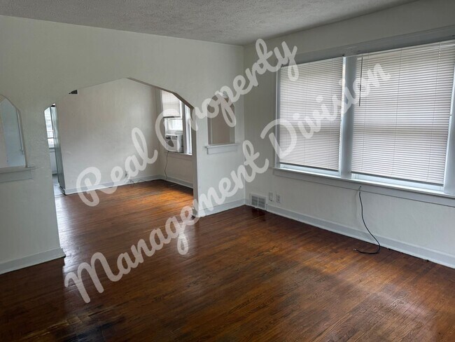Photo - 2316 S 6th St Unit Apartment B