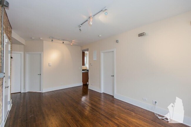 Photo - 1849 W Cornelia Ave Unit 1