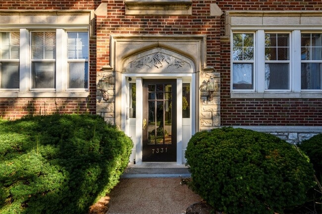 Photo - 7331 Forsyth Blvd Unit 1E