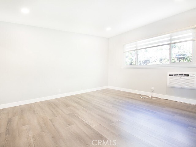 Photo - 2027 Vista Del Mar Ave Unit 5