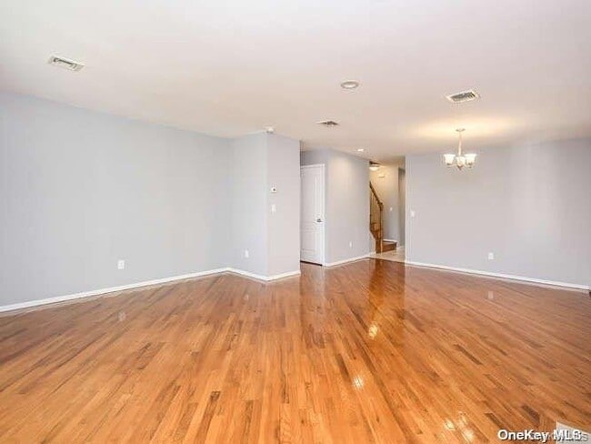 Photo - 62 A Linwood Rd N