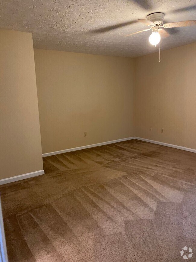 Building Photo - 1909 S Milledge Ave Unit 02jsrental