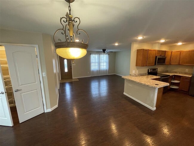 Building Photo - 111 Hillview Ln