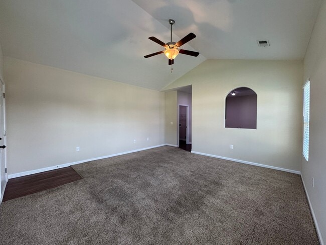 123 John Davis Dr