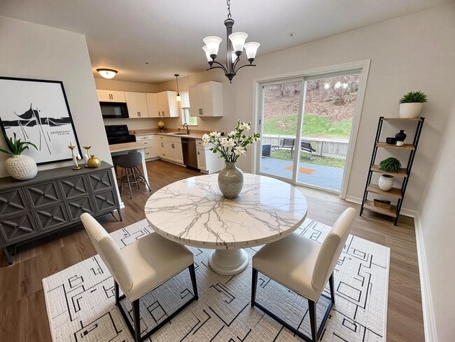 Photo - 3 Bedroom 2.5 Bathroom Townhome in Mechanicsburg!