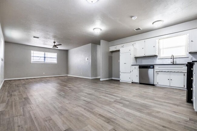 Photo - 617 Queensboro Pl