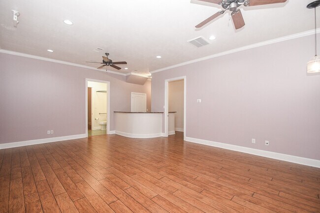 Photo - 12814 Willow Centre Dr