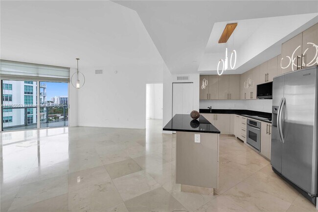 Photo - 3131 NE 188th St Unidad 2-1005