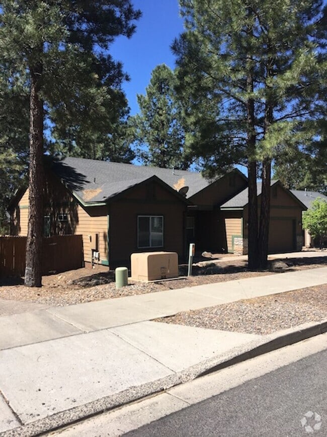 Building Photo - Available for immediate occupancy 4 bedroo... Rental