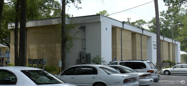 Horizon House Apartments - Residences at Oakview