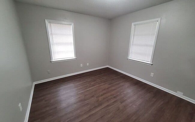 Photo - 2970 Hale Ave