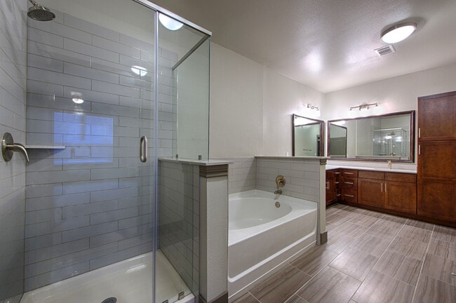 Photo - 2305 Worthington St Unit ID10118
