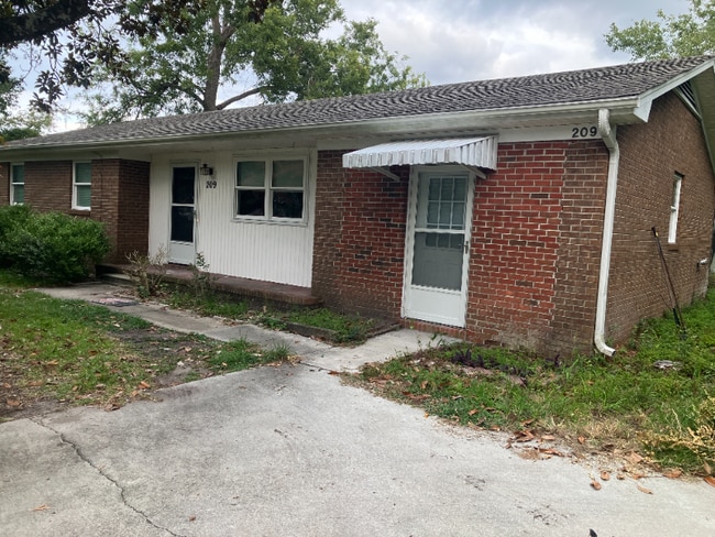 Building Photo - 209 Antoinette Dr Rental