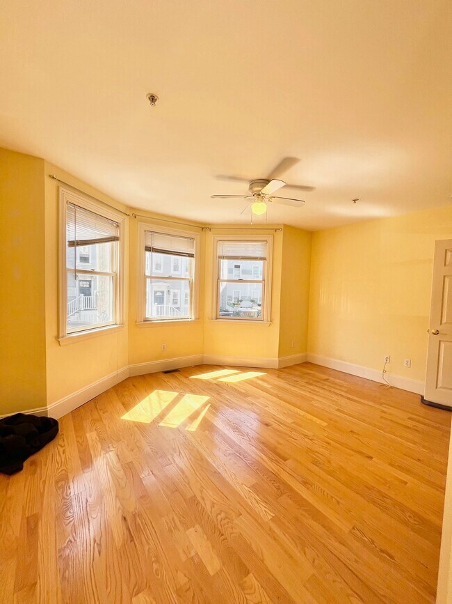 Photo - 164 Boylston St Unit 1