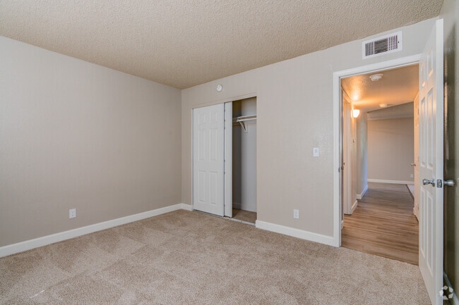 2BR, 1BA - 860 SF - Bedroom