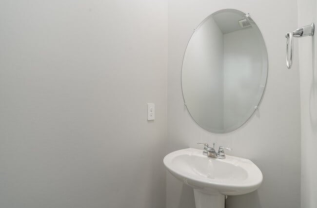 Photo - 7271 Golden Way