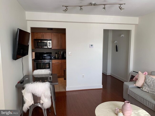 Building Photo - 3609 38th St NW Unit 303 Rental