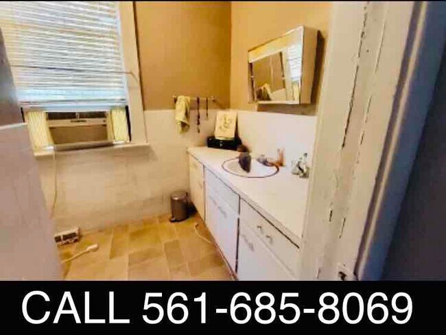 Photo - 627 Crosby St