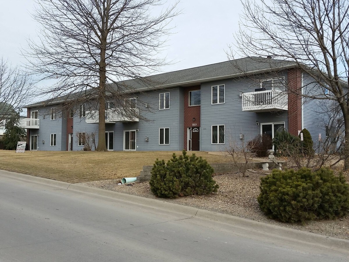 Mahaska Village - Mahaska Village Apartments