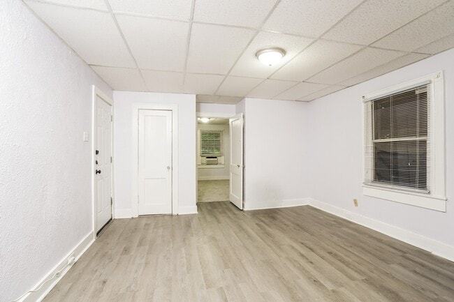 Photo - 117 6th Ave N