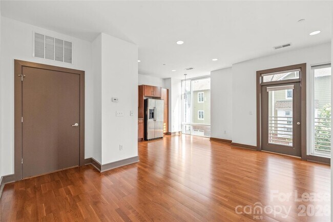 Photo - 2200 Lyndhurst Ave Unit 201